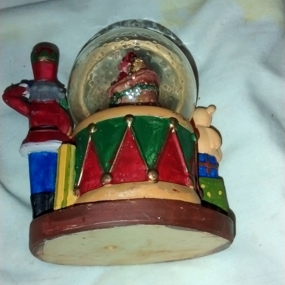 Snow globe - Picture 2 of 2